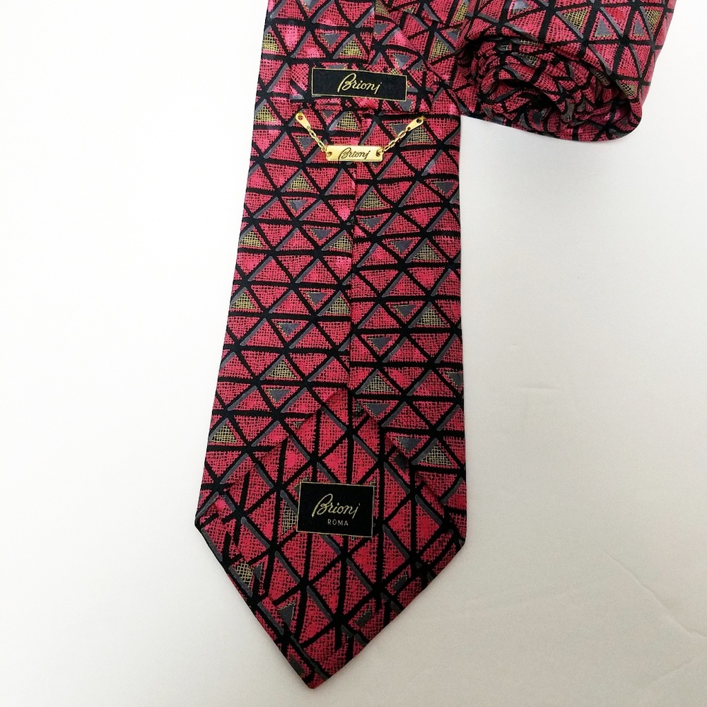 Brioni Tie Silk triangles Red metallic 3D effect